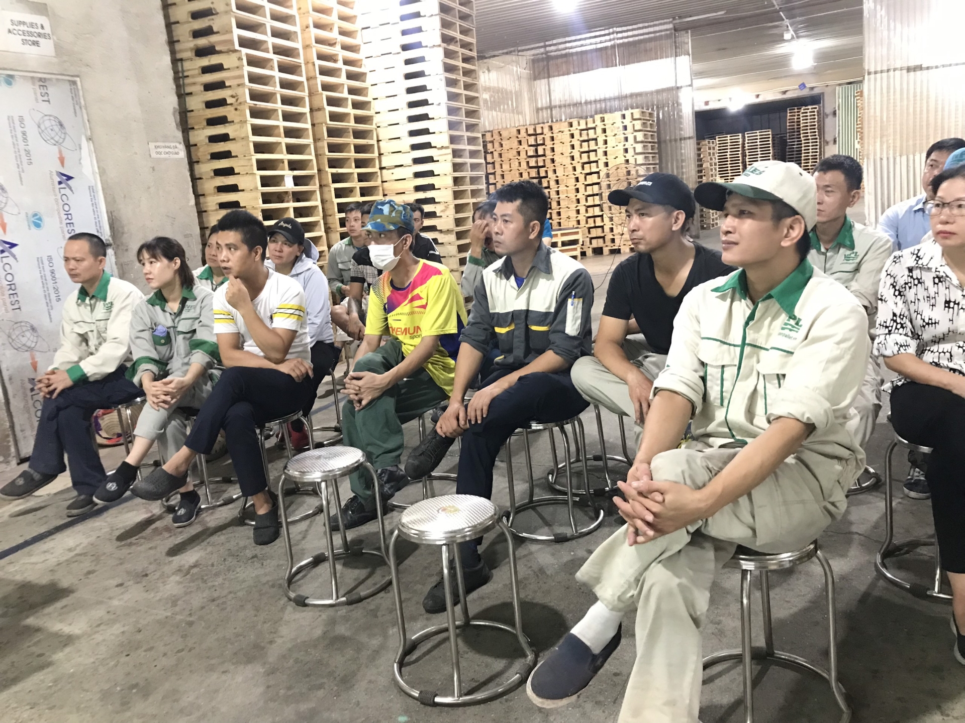 An Toàn Lao Động: Cách Wooden Pallet Đào Tạo Nhân Viên Xuất Chúng