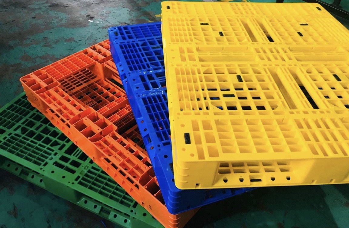 mau-sac-pallet-nhua-cu-ha-noi