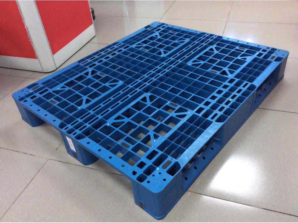 Thế nào là pallet nhựa kê hàng